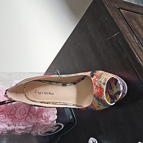 Brand new Zigisoho pumps - Picture 2 of 4